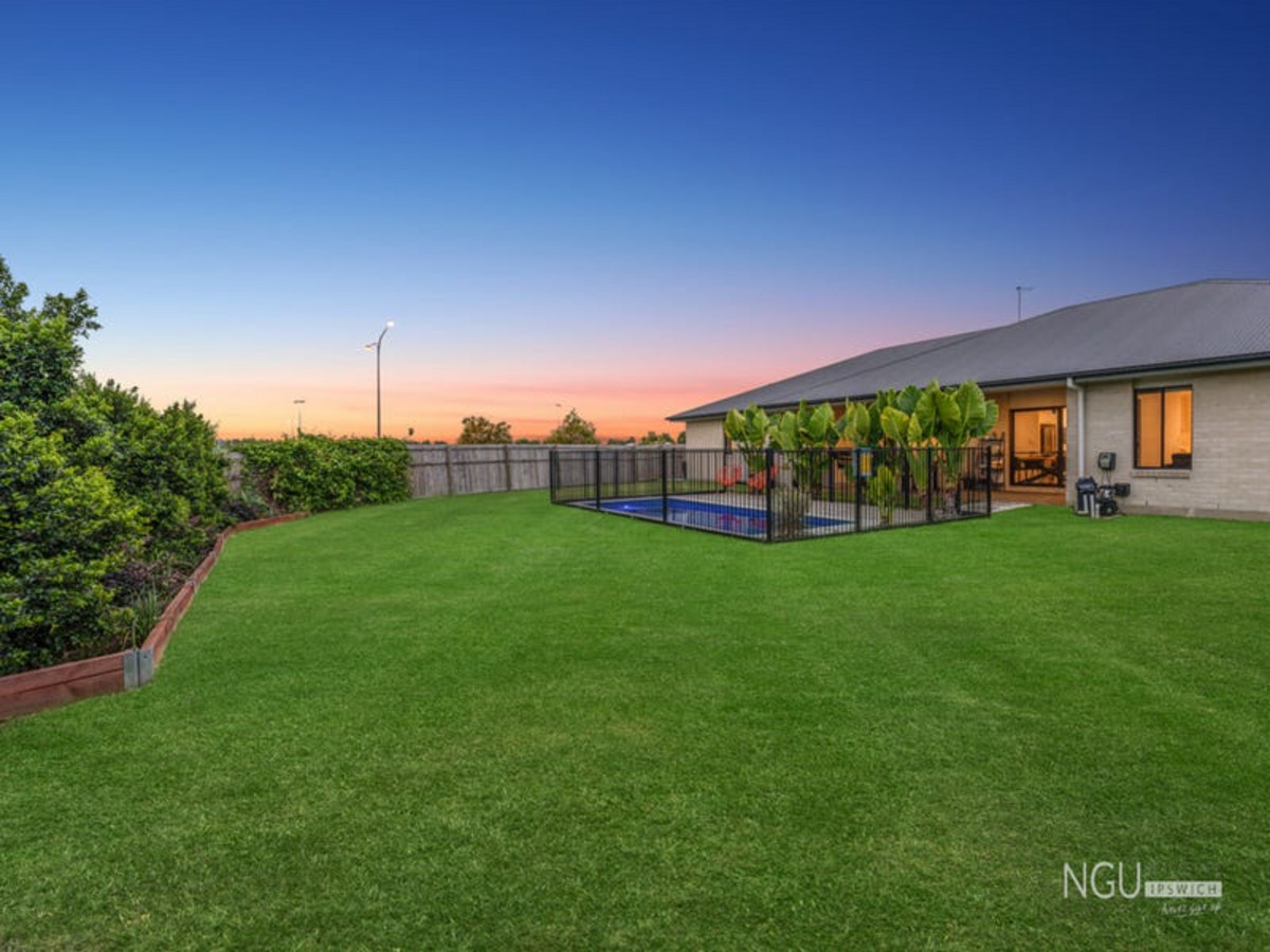 110 LAMINGTON DR, REDBANK PLAINS QLD 4301, 0 Kuwarto, 0 Banyo, House