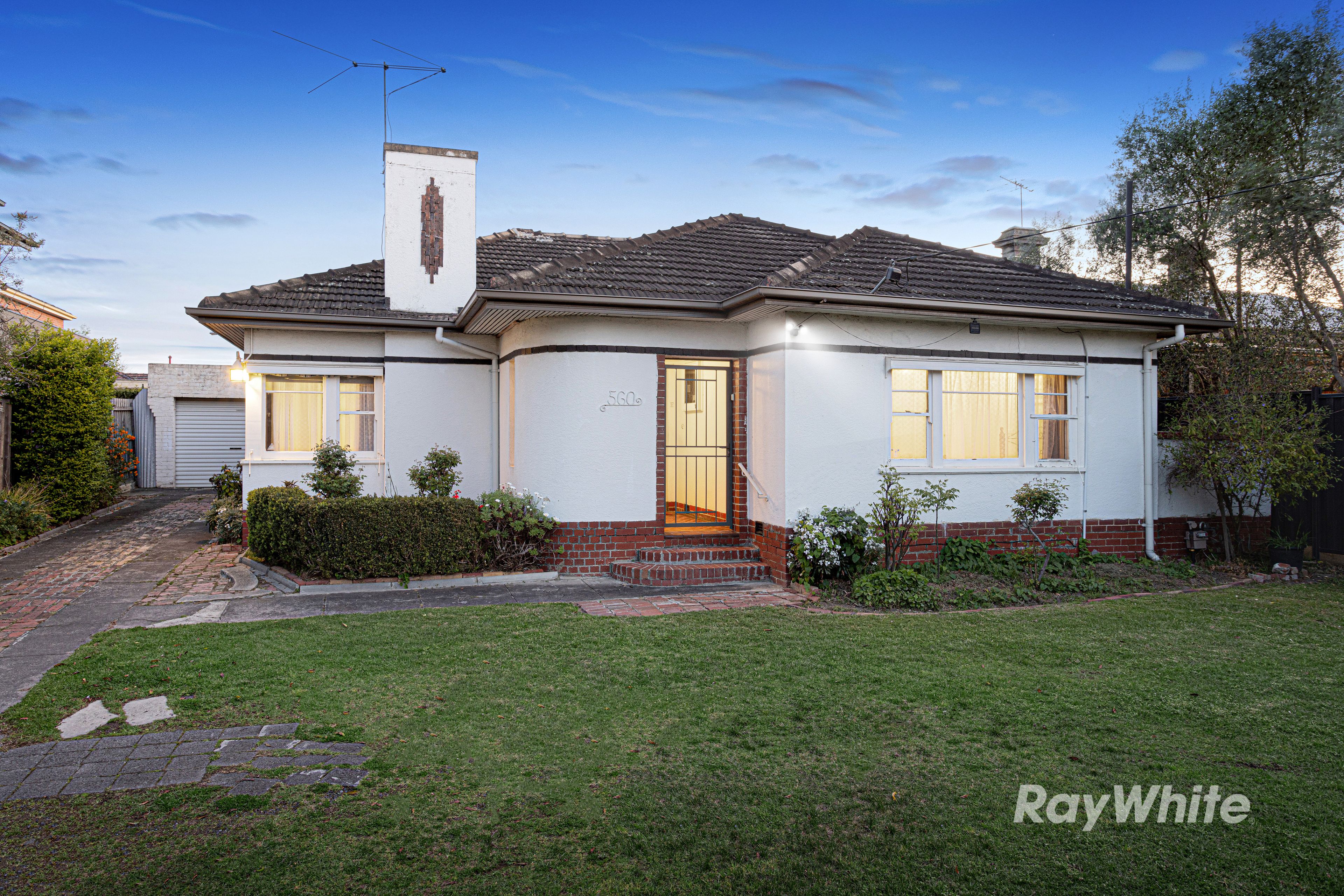 560 WAVERLEY RD, MALVERN EAST VIC 3145, 0 habitaciones, 0 baños, House