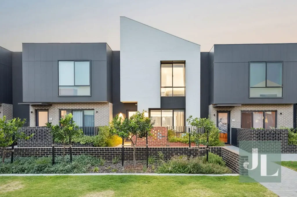 Modern Family Home with Self-Contained Studio