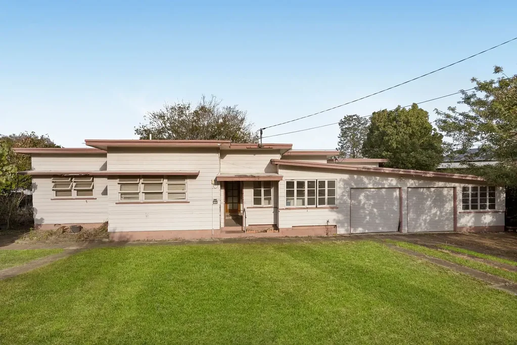 Sunnybank 3 Bedroom Rare Opportunity in Prime Sunnybank Location - 1115sqm with DA Approval