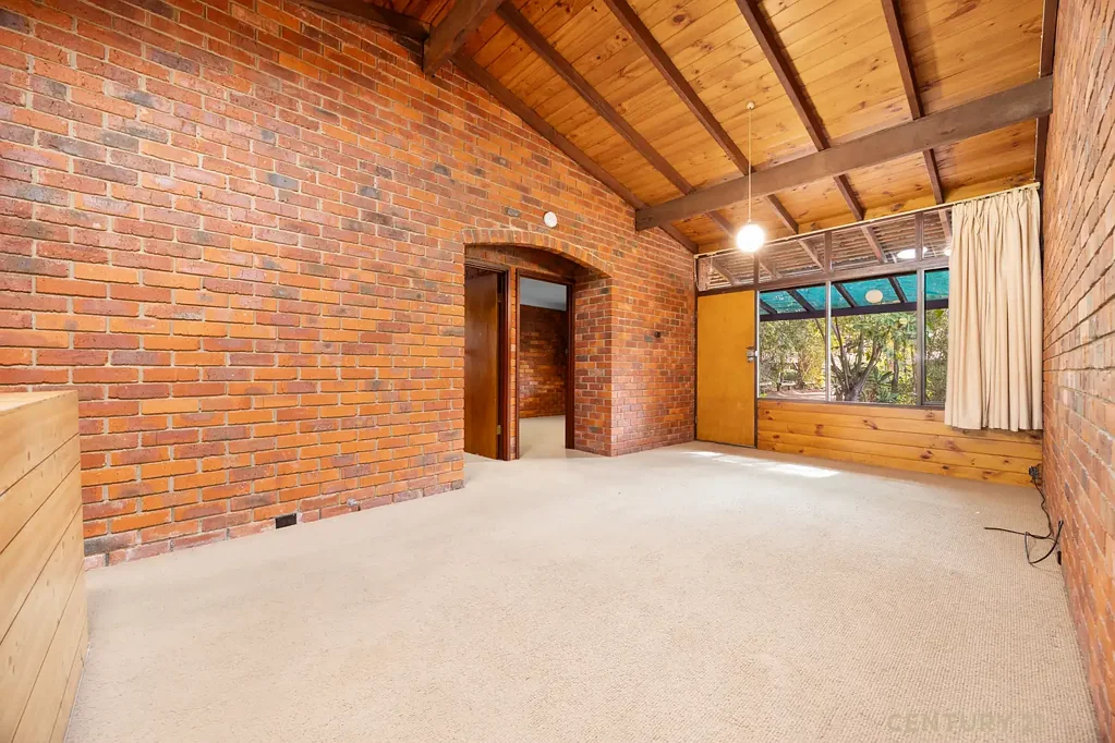 3 month only lease! LOCATION, LOCATION!!