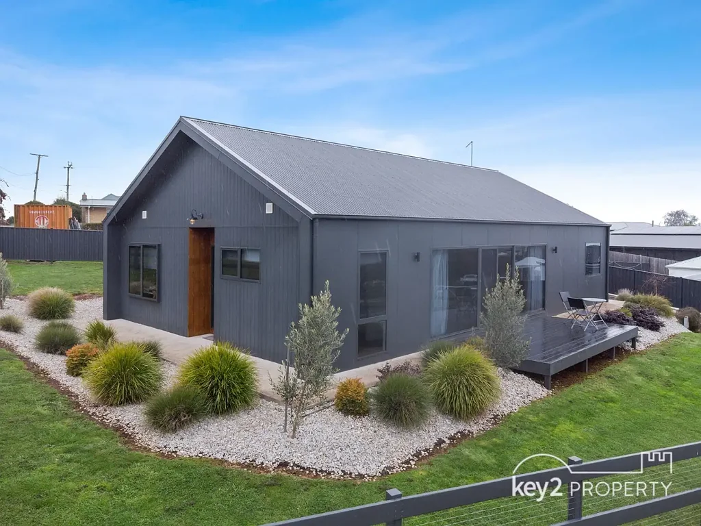 Deloraine 3ਬੈੱਡਰੂਮ Stylish Hillside Retreat with Western Tiers Views!
