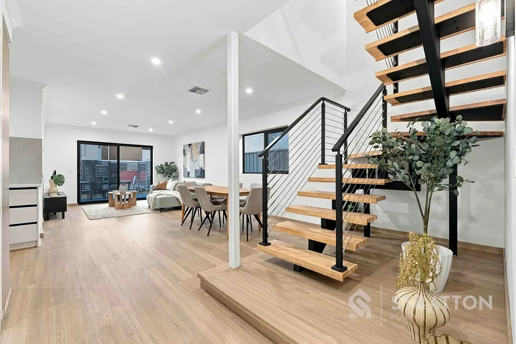 Cockburn Central 4બેડરૂમ VERNA ESTATE | SPACIOUS GREEN TITLE FAMILY LIVING IN THE HEART OF COCKBURN