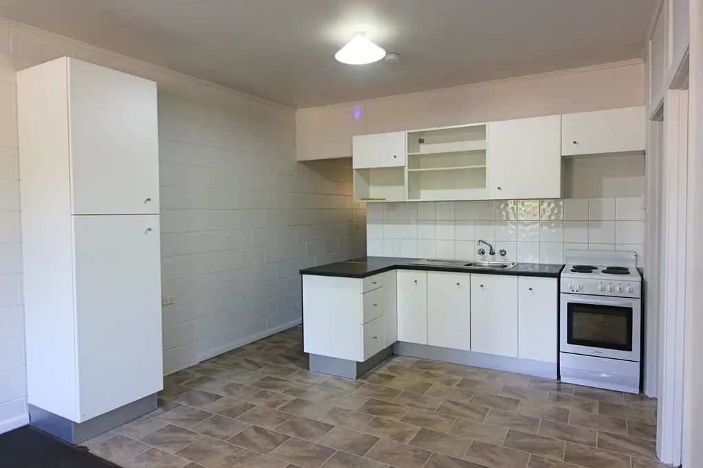 Tidy Two Bedroom Unit on Banks
