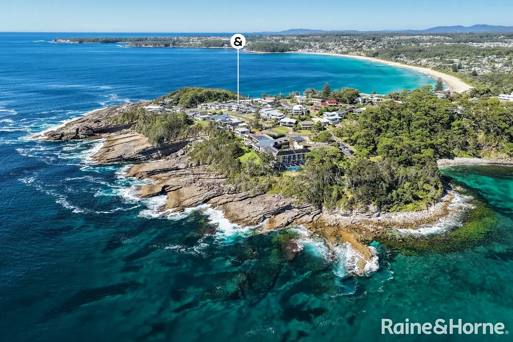 Mollymook Beach 3Kwarto Renovate or Rebuild in a Premier Coastal Setting