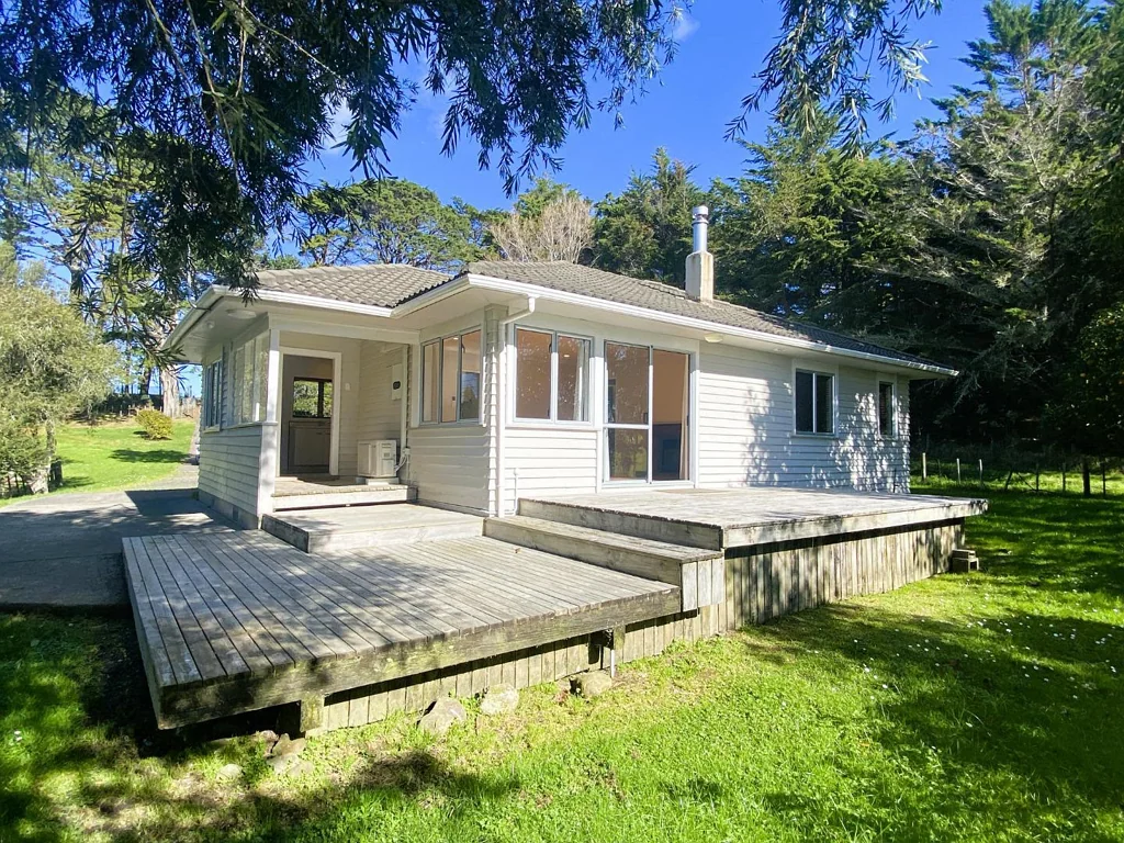 Country Living with Space, Views & Lawn Care Included