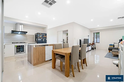 Riverton 4房  Modern Family Living in the Rossmoyne Senior High School Zone, Just Steps from Everyday Amenities!