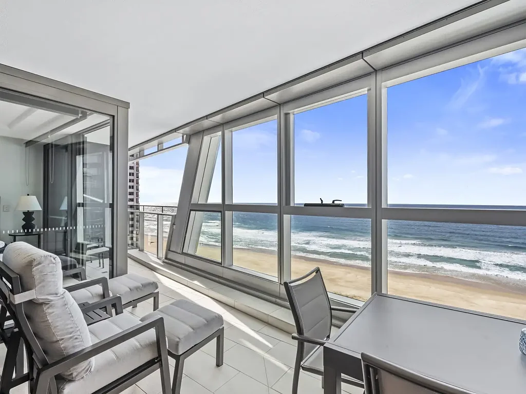 Surfers Paradise 1chambre MUST BE SOLD - ABSOLUTE BEACHFRONT– ON THE SAND – INCREDIBLE BUYING