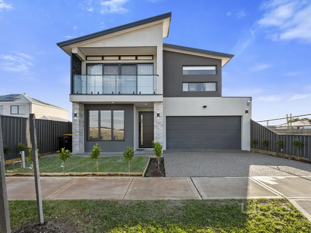 4 BEDROOM LUXURY HOME