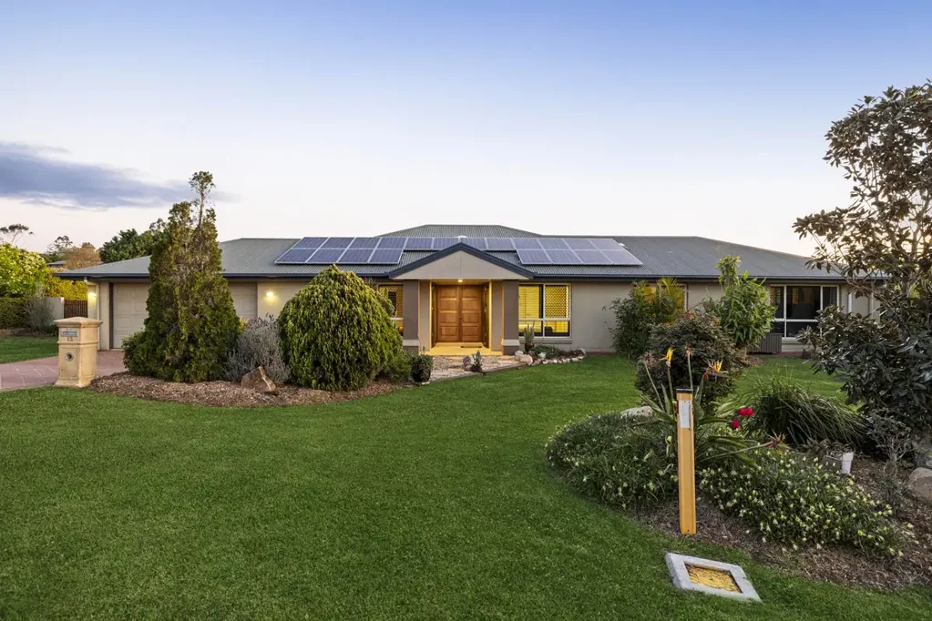 Highfields 4ਬੈੱਡਰੂਮ Discover Modern Family Living in the Heart of Highfields