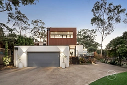78 View Hill Crescent, Eltham