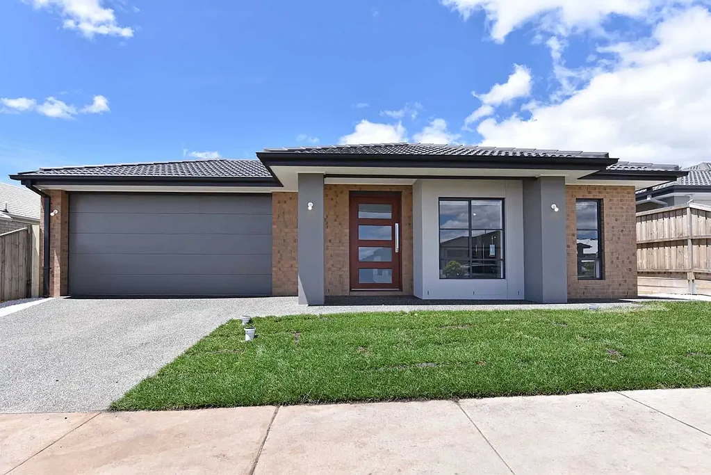 Beautiful & Spacious 4-Bedroom Home in Gisborne - Dual Master Suites, Deluxe Kitchen & Two Living Zone