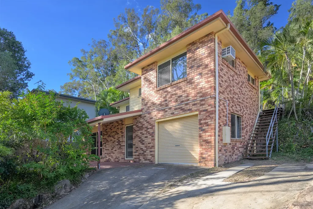 Glen Eden 3 Bedroom Spacious Split-Level Family Home with Modern Updates and Flexible Living