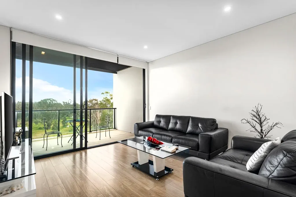 Schofields 2Kwarto Sun-Drenched, Well-Designed, High-Quality Two-Bedroom Apartment located within short proximity to Tallawong Metro Station