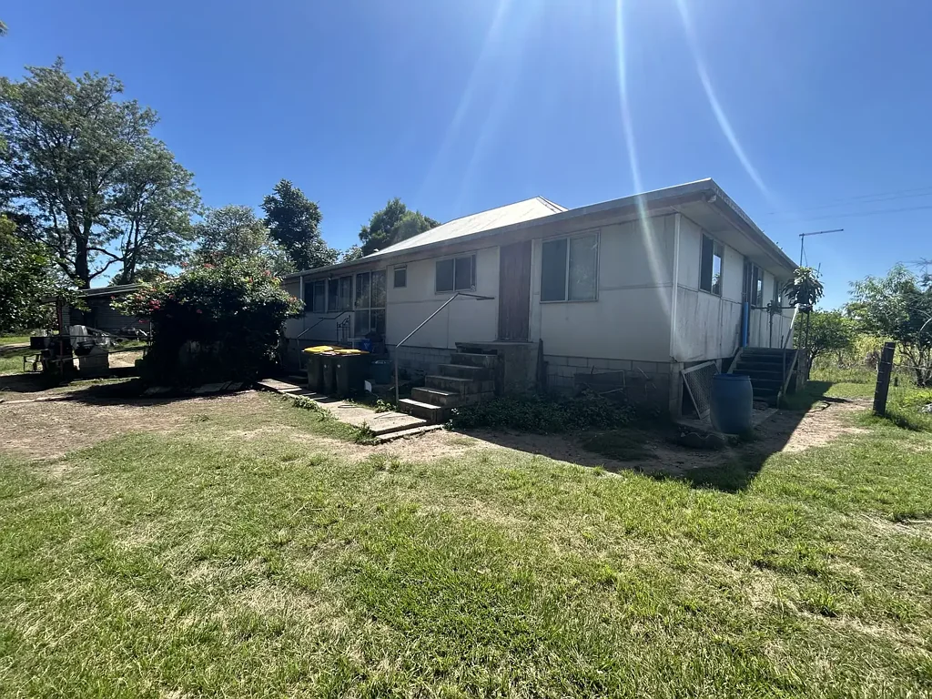 Maclean 4房  Small Rural Acreage. Opportunity Knocks