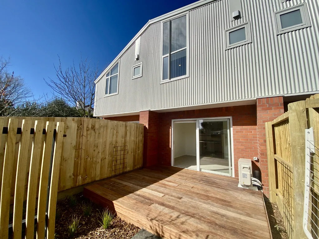 Modern 2-Bedroom Townhouse in Speydon