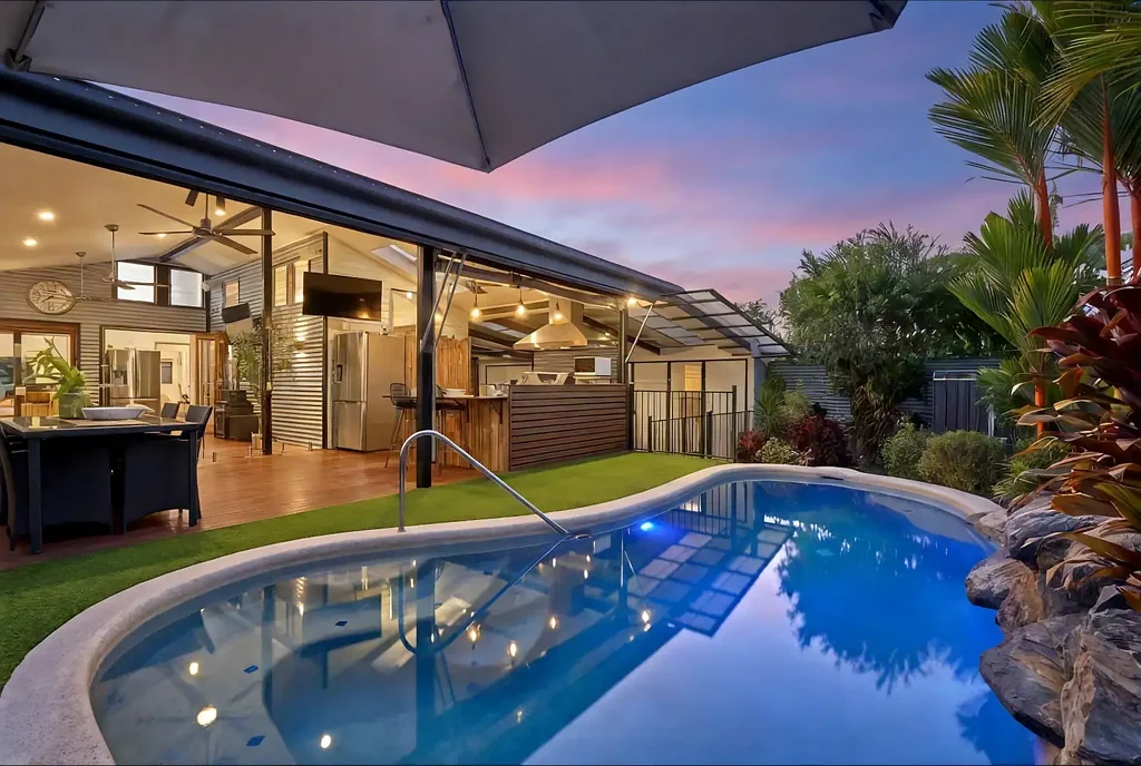 Westcourt 4ਬੈੱਡਰੂਮ The Ultimate Low-Maintenance Tropical Entertainer with Granny Flat & Caravan Parking