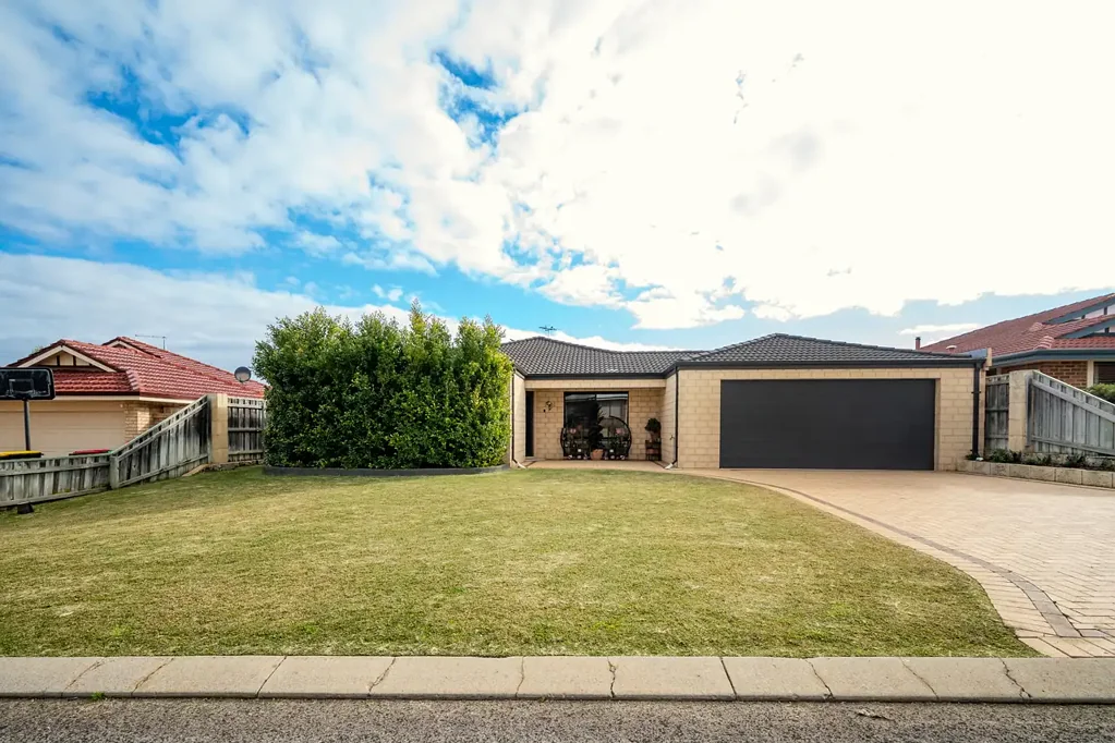 Mindarie 4 Bedroom THE ENTERTAINER