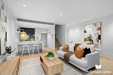 Silid Pahingahan - 33 MAPLE WALK, MOONEE PONDS VIC 3039