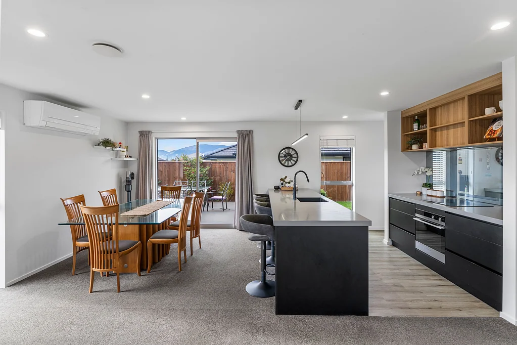 Appleby 3Habitaciones Need a big garage & great off street parking?