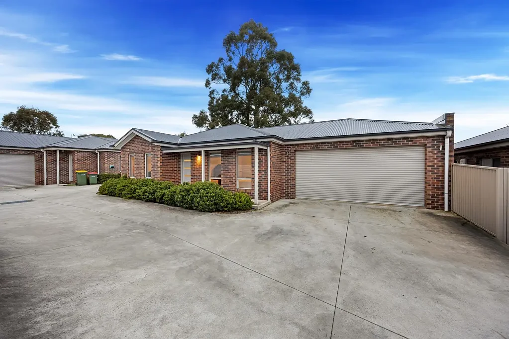 Brown Hill 3房  STYLISH THREE BEDROOM TOWNHOUSE IN POPULAR BROWN HILL.