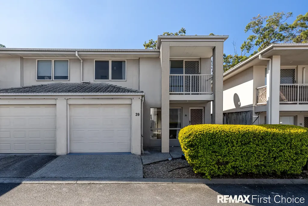 Calamvale 3房 现代宽敞联排别墅，位于Calamvale优越地段 Modern & Spacious Townhouse in a Prime Calamvale Location