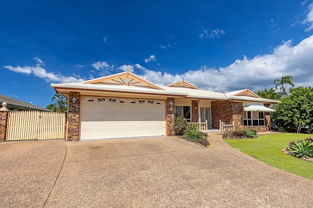 Large Family Home in Kirwan!