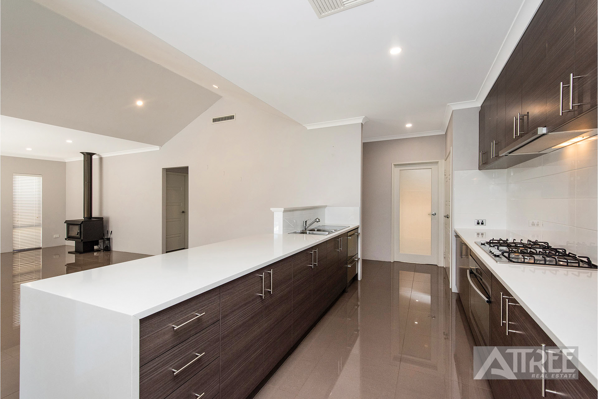 14 TRUMPET ST, SOUTHERN RIVER WA 6110, 0部屋, 0バスルーム, House