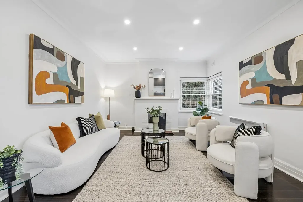 St Kilda East 2房 精品公寓楼中的时代特色 Period personality in a boutique block