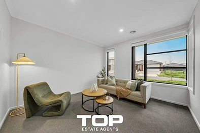 44 Thicket Loop, Clyde North, VIC 3978, 4房, 2浴, House