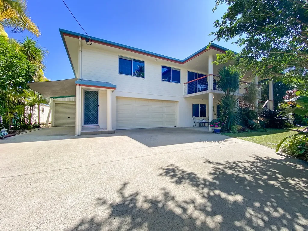 Sarina Beach 4房  OWNER SAYS SELL!