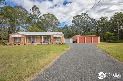 Aldavilla 3Zimmer Sparkling New Renovation, Surprisingly Spacious, Serious Shedding & Serenity - 1.17Ha. (2.89Ac)