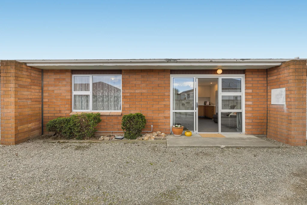 Alexandra 2房  Neat as a Pin and ready to move in!