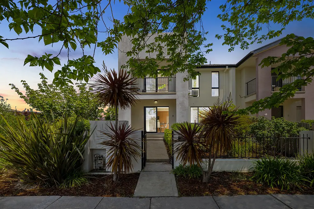 244 Anthony Rolfe Avenue, Gungahlin, ACT 2912