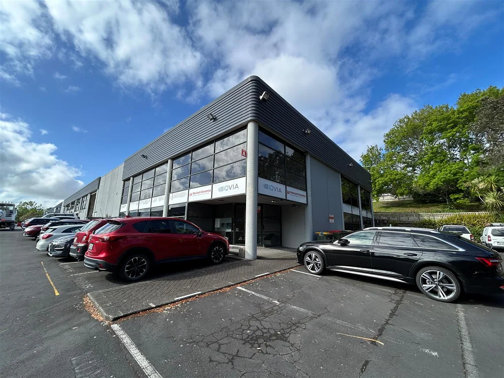 Albany  Savills - Well Equipped Office