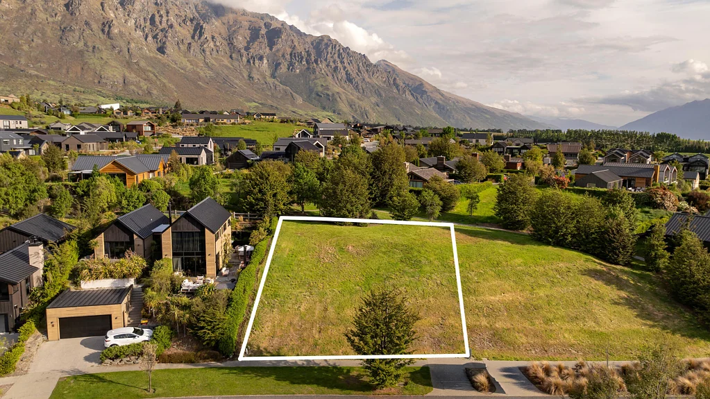 Jacks Point Unit-Capable Opportunity with Architectural Plans