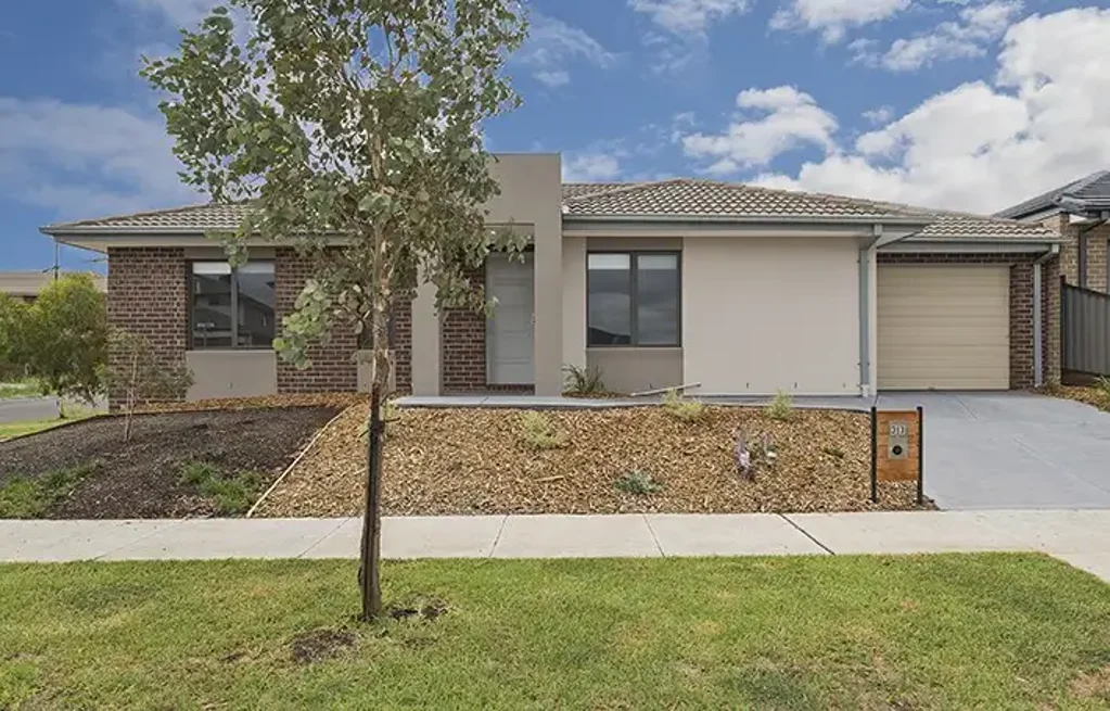 Modern and Low-Maintenance Living in Prime Craigieburn Location