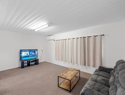 27 Raglan Street, Mount Larcom, QLD 4695, 3 phòng ngủ, 1 phòng tắm, House