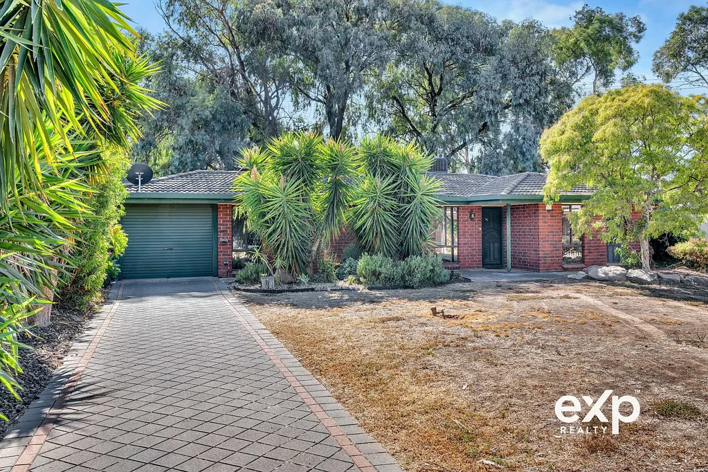 11 Lennox Drive, Paralowie, SA 5108