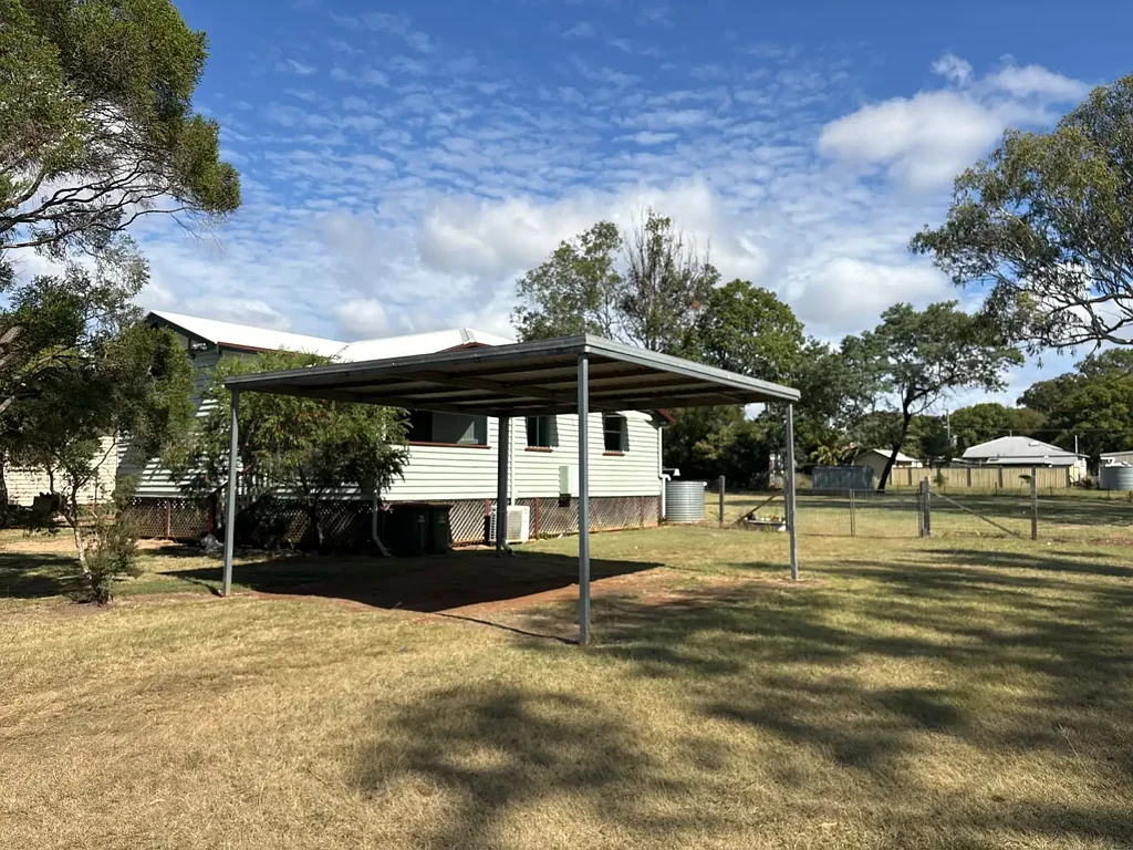 2 Bedroom home with air con on large fully fenced block