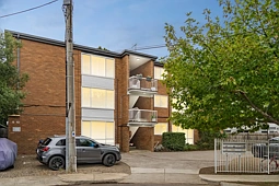 9/6-10 Farnham Court, Flemington
