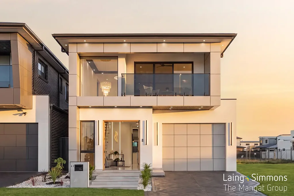 Schofields 5બેડરૂમ A Refined Family Residence Framed by Reserve Views