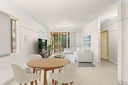 27/2-4 Kane Street, Guildford