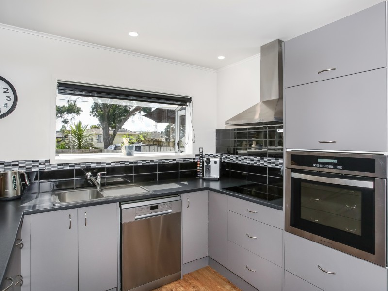 2/30 Waiari Road, Conifer Grove, Auckland - Papakura, 2 غرف, 1 حمامات