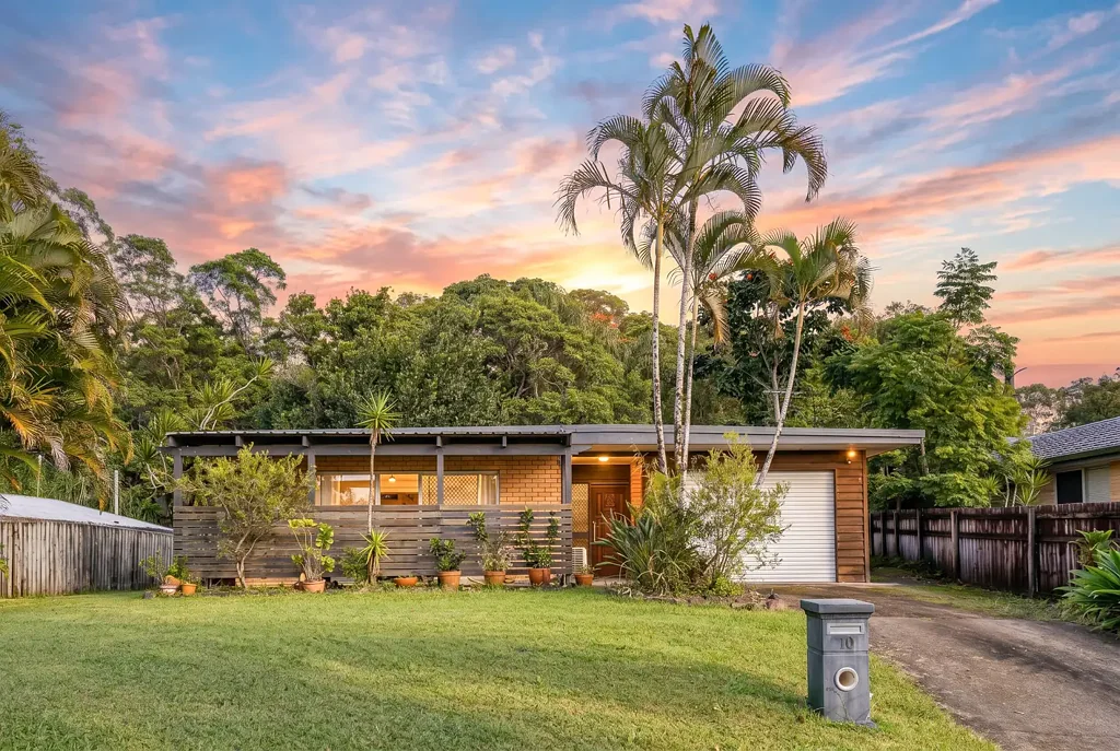 Burnside 4房  Get a Good Headstart – Under the Hammer!