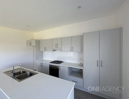 1/34 Matchless Avenue, Goulburn, South Coast, 4 Schlafzimmer, 2 Badezimmer, Apartment