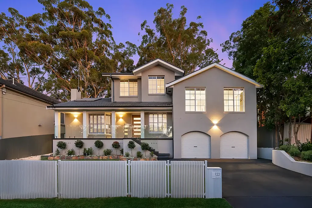 Oatley 5બેડરૂમ Stylish Family Home in Quiet Setting