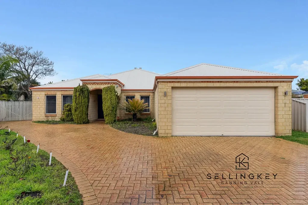 SellingKey Presents 11 Draycott Loop!