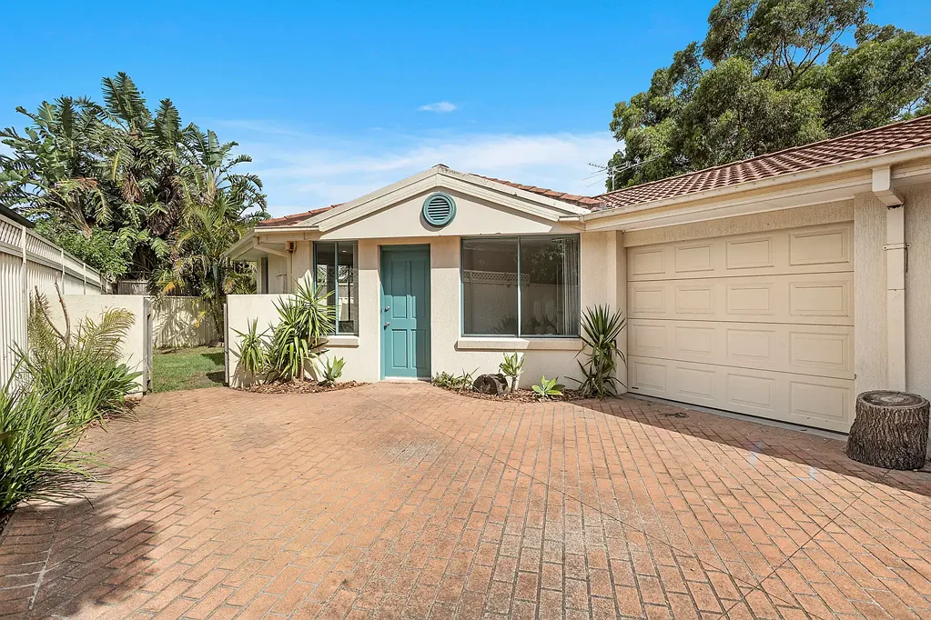 3 BEDROOM VILLA IN GREAT LOCATION!!!