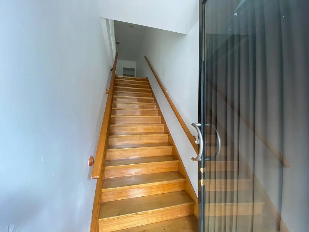Spacious 2-Bedroom Apartment with Private Courtyard & Prime Location